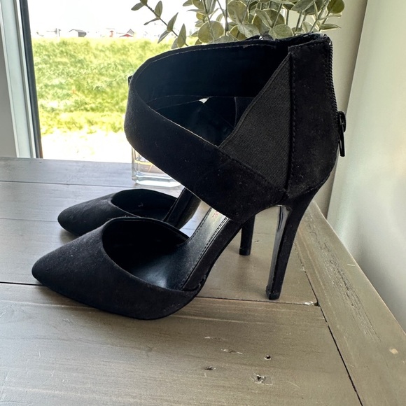 Material Girl Black Heels Elegant and Versatile - Picture 2 of 4